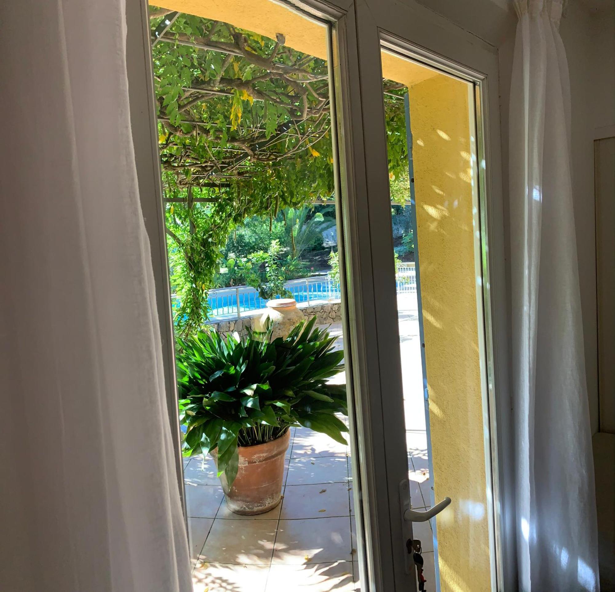 Sous Les Pins Parasols Vidauban Exteriör bild