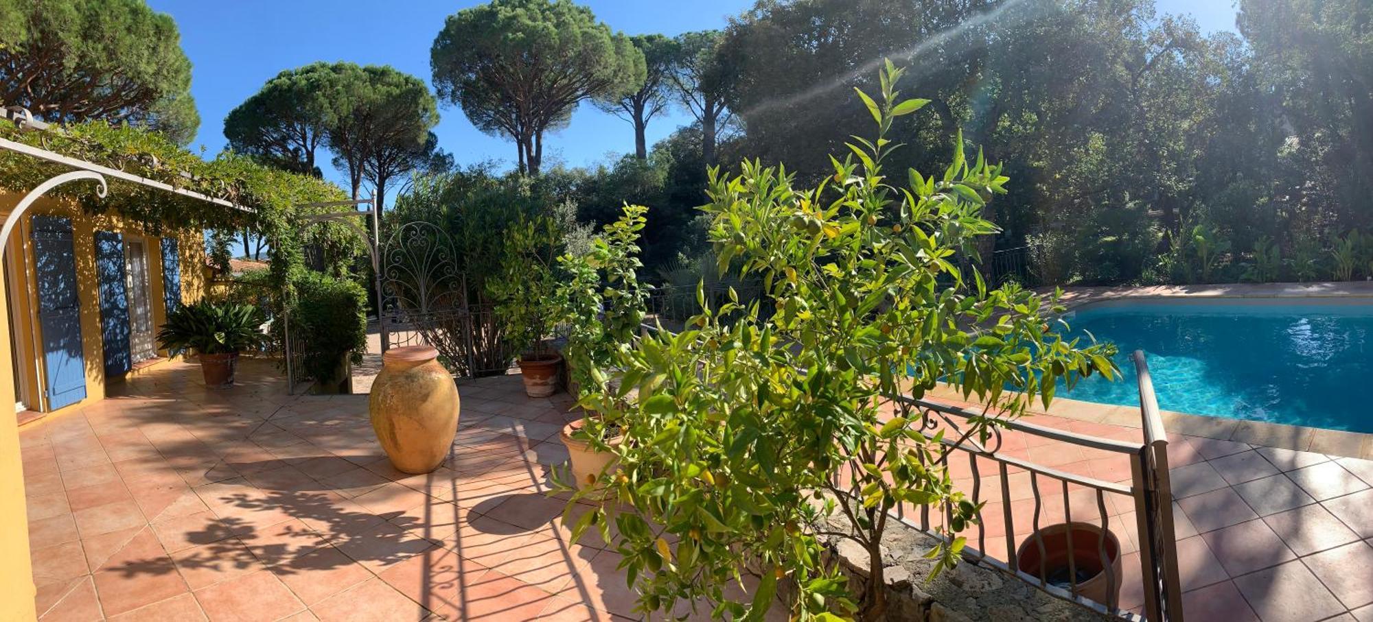 Sous Les Pins Parasols Vidauban Exteriör bild